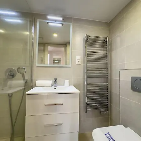 Skol 208a First Line West Facing Duplex Apa *